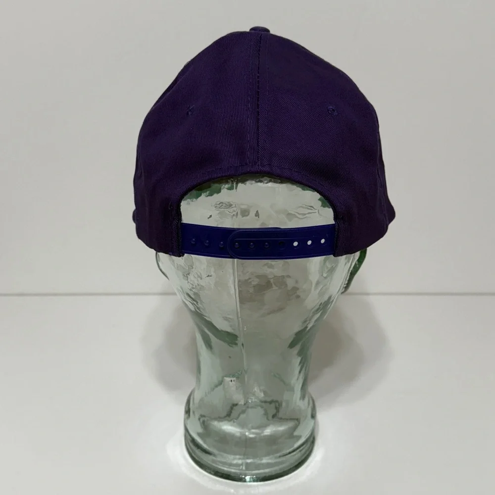 Vintage 80’s Alaska Adjustable Hat with Snowflake